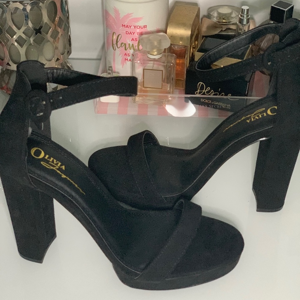 Black heels 👠